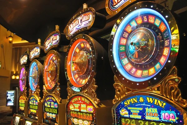 a9f74210 El juego de reyes que atrae cada noche